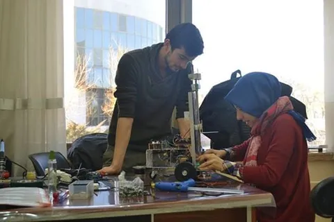 Ahmet Yasin Civan — Otomatik depolama prototipi üzerinde çalışma (2014)